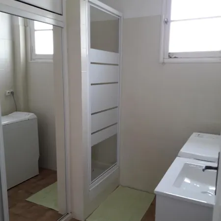 T3 Jardin, Parking, Terrasse A 80 M De La A Cyr Sur *
