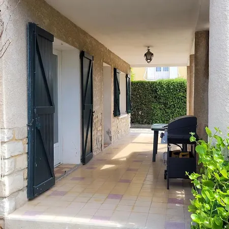 T3 Jardin, Parking, Terrasse A 80 M De La A Cyr Sur Apartment *